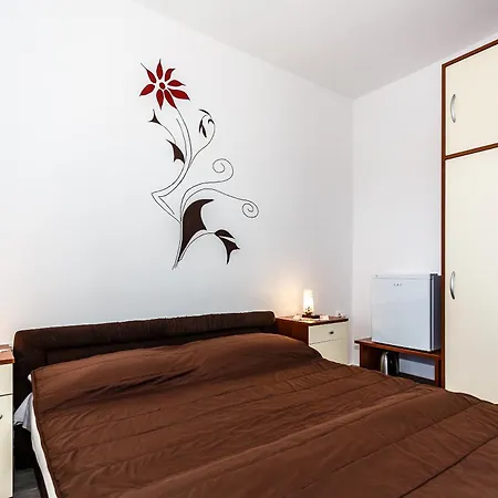 Sara Apartments Malinska Room photo